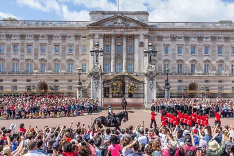 London: Royal Walking Tour with Changing Of The Guard - The Value of this Experience