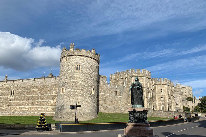 London to Stonehenge and Windsor Castle Including Entrance Tickets - The Itinerary Breakdown: What to Expect on Your Day
