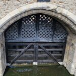 London: Tower of London Guided Tour with Boat Ride - Thames River Cruise: The Best Way to See London