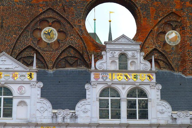 Lübeck Day Trip From Hamburg By Train With Private Guide And Lunch - Exploring Lübeck’s Iconic Sights