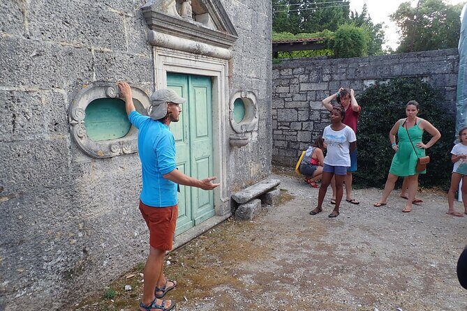 Lumbarda-Sunset Kayaking Experience with picnic: Wine and Sweets - Who Will Love This Tour?