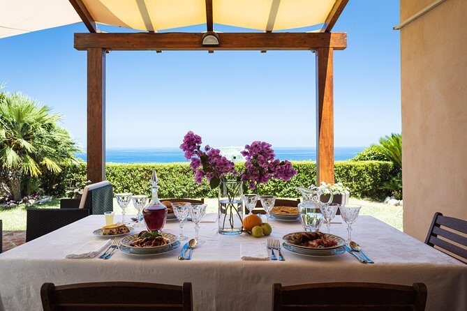 Lunch or dinner and cooking demo at a local home in Cefalù - Who Will Love This Tour?