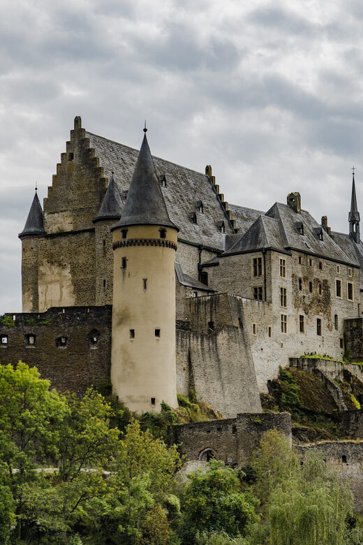 Luxembourg: Express Walk with a Local in 60 minutes - Itinerary Breakdown: What You’ll See and Learn