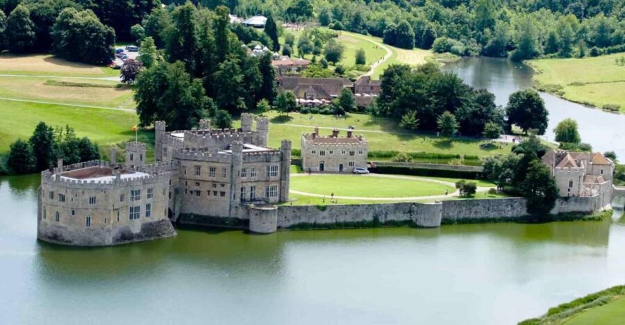"Luxury Tour: From London to Leeds Castle & Canterbury" - Leeds Castle: A Fairy-tale Fortress