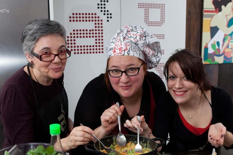 Madrid: 3-Hour Paella and Tapas Cooking Class - Practical Details and Tips