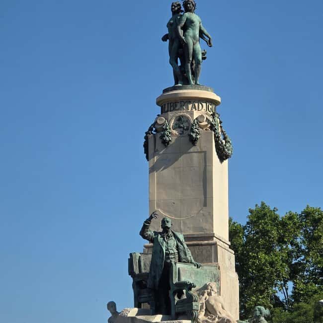 Madrid Contrasts Tour: Guided Bus and Walking Tour - How This Tour Works in Practice