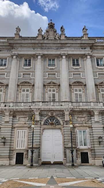 Madrid: Guided tour of the Royal Palace in French - Why This Tour Stands Out