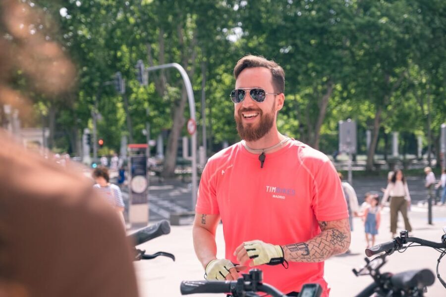 Madrid: Highlights Bike Tour with Optional E-Bike or Tapas - The Itinerary in Detail