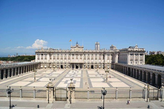 Madrid Old Town & Royal Palace Walking Tour Skip the Line Ticket - Detailed Breakdown of the Itinerary