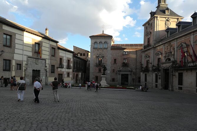 Madrid Old Town Walking Tour with Small Group - Why This Tour Works Well