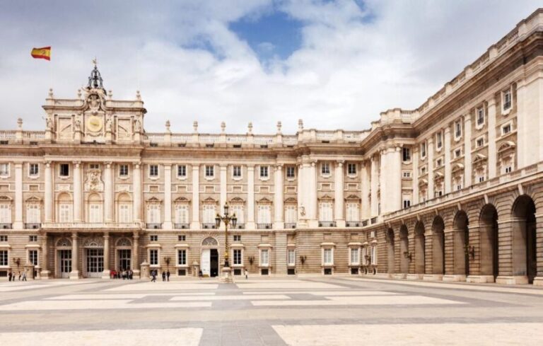 Madrid: Private Exclusive History Tour with a Local - In-Depth Breakdown of the Experience