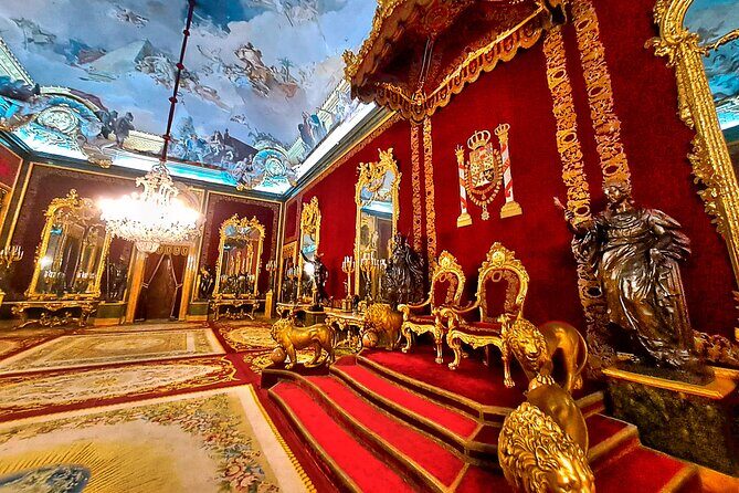 Madrid: VIP PRIVATE Royal Palace and Prado Museum. - The Value of the Experience