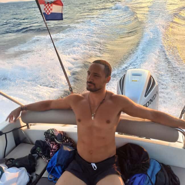 Magnific blue lagoon, speed boat water, wine&towels included - What Makes This Tour Stand Out