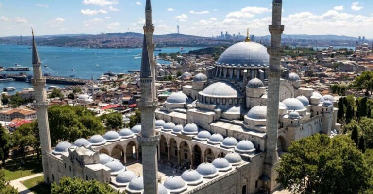 Magnificient Mosques of Istanbul - Market and Sensory Experiences