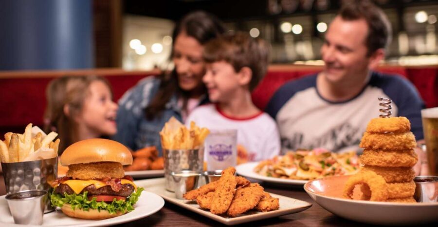 Mallorca: Hard Rock Cafe Entrance with Lunch or Dinner - Practical Details & Tips