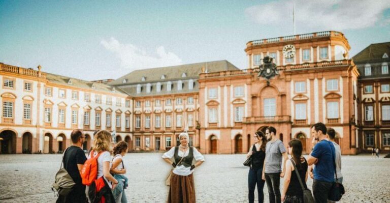 Mannheim, guided costume tour: Hangmen, Witches, Huguenots - An In-Depth Look at the Mannheim Costume Tour