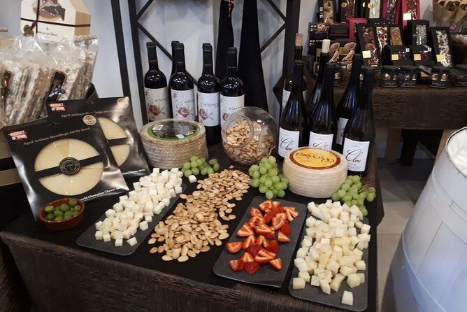 Marbella old town tour with Tapas and Wines - Visiting Two Traditional Tapas Bars