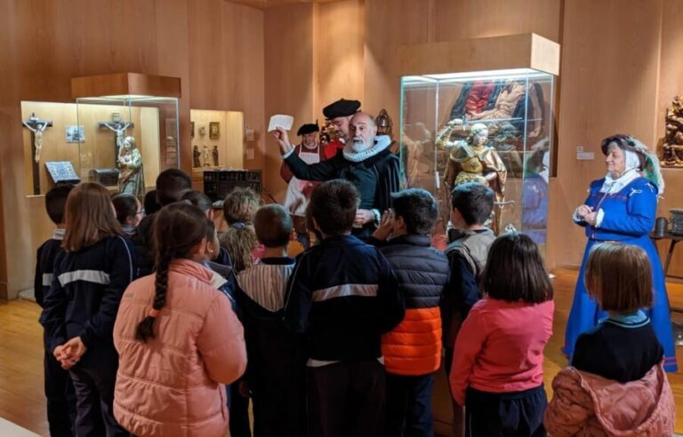 Medina del Campo: Museo de las Ferias - Simón Ruiz Archive: Guided tours visits - The Value of Guided Tours & Group Sizes
