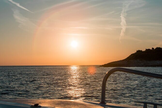 Medulin: Private Sunset Boat Cruise with Wine Tasting - Practical Details and Tips