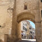 Menorca: Mahon Guided Walking Tour with History & Tastings - Who is this tour best suited for?