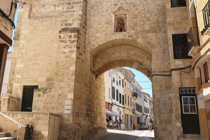 Menorca: Mahon Guided Walking Tour with History & Tastings - Who is this tour best suited for?