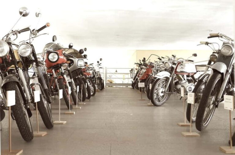 Merks Motor Museum: Private Tour Vintage Car Museum - Why This Tour Works Well