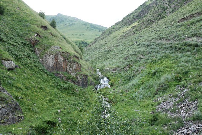 Military Road Marvels: Ananuri, Kazbegi & Khinkali Masterclass - Who Should Consider This Tour?