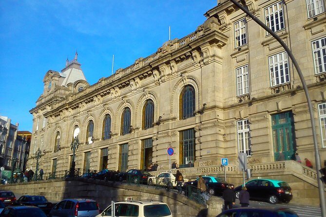 Modern Art Oporto - Analyzing the Value