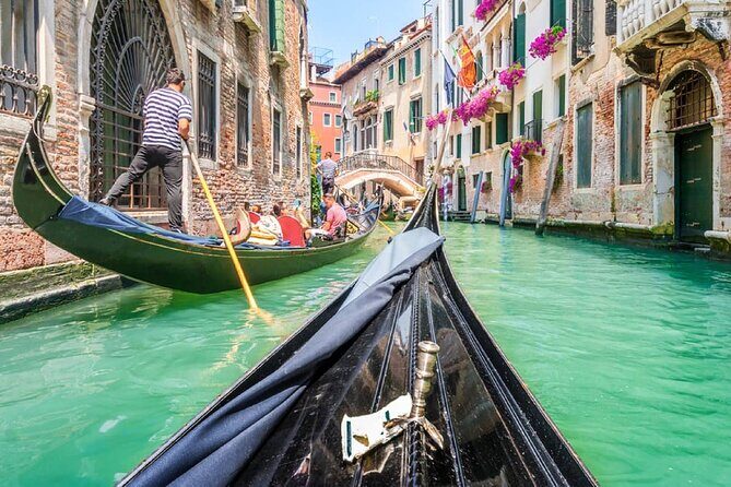 Morning Magic: Venice City Walk and Gondola Tour - The Gondola Experience