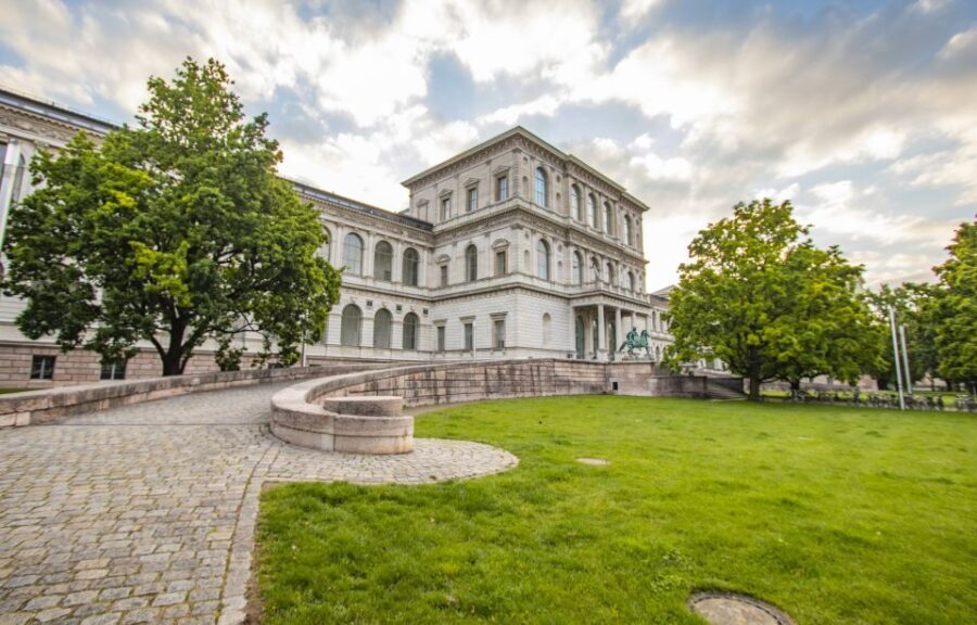 Munich: Capture the most Photogenic Spots with a Local - Exploring Munich’s Photogenic Highlights