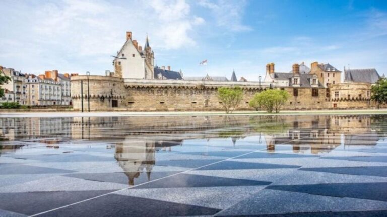 Nantes : Must-see Attractions Walking Tour - The Itinerary: What to Expect