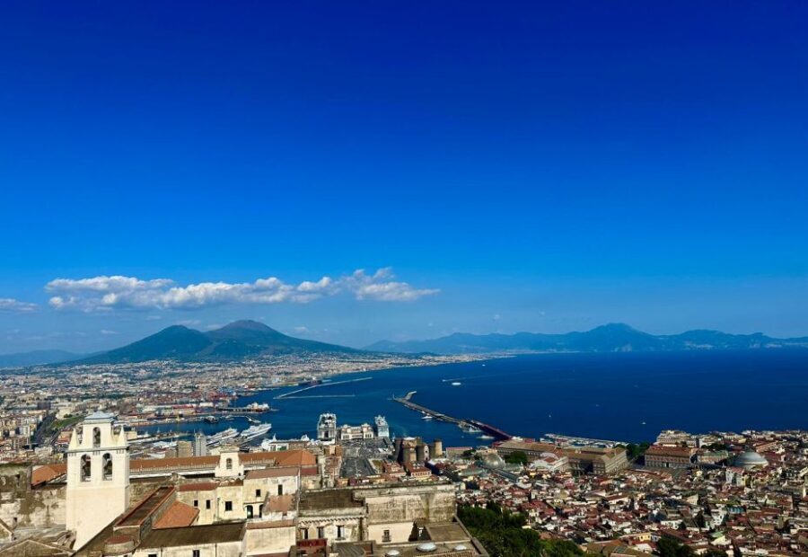 Naples: walk to Naples with local guide - The Experience of Guided Walking in Naples