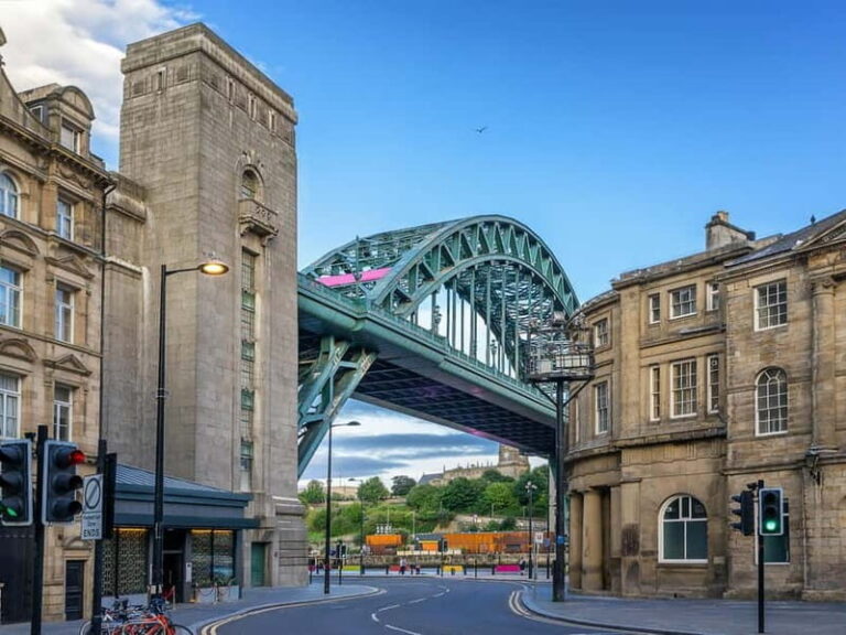 Newcastle Revealed Tour: History, Bridges and Secrets in Spanish - The Practical Side: What to Expect and Considerations