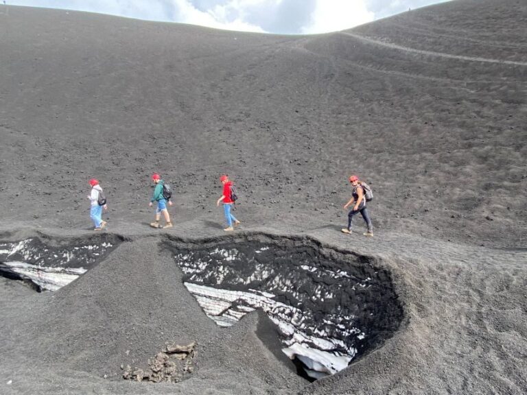 Nicolosi: Excursion Etna Craters at 3000 mt. - An In-Depth Look at the Tour Experience