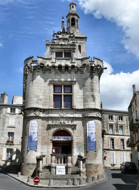 Niort: Guided Walking Tour of the City - The Heart of Niort’s Heritage