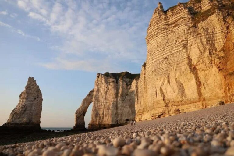 Normandy: Étretat Cliffs Private Guided Tour - The Itinerary: A Deep Dive
