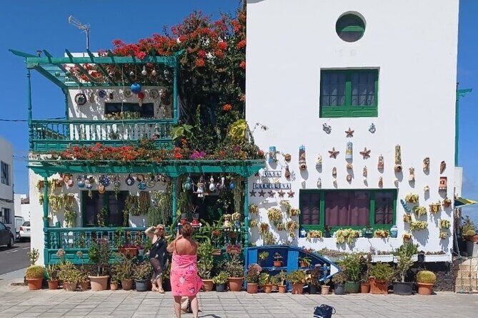 North Tour, Viewpoint, Brunch, White beach & lava pools - The Practical Side: Transport, Timing & Value