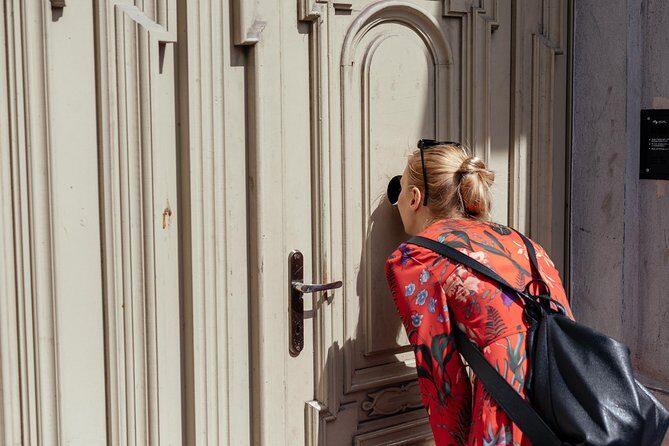 Off the Beaten Track in Warsaw: Private City Tour - The Guide and Authenticity