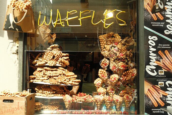 Old Town Self-Guided Tour with interactive challenges - Exploring the Itinerary: What You Can Expect