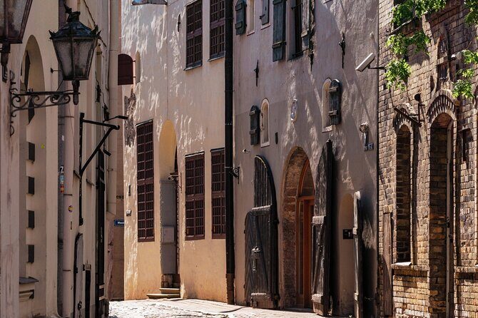 Old Town Sightseeing Tour in Riga by Electro Bus - Authentic Perspectives from Reviewers