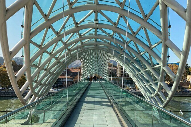 Old Town Tbilisi: Walking Tour & Wine Tasting with a Local Guide - A Deep Dive into the Tour Itinerary