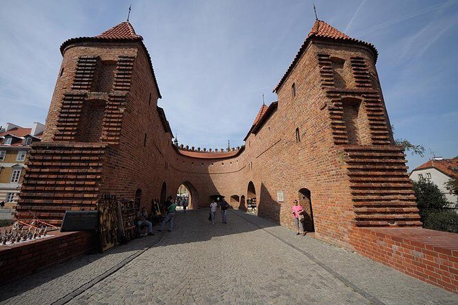 Old Town with Royal Castle + Warsaw Uprising Museum: SMALL GROUP /inc. Pick-up/ - Exploring Warsaw’s Old Town
