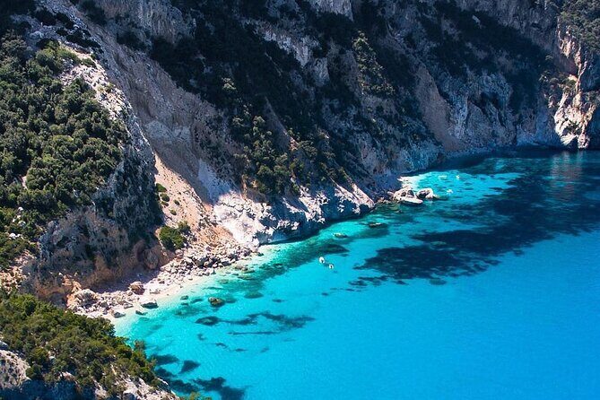 One day tour in rubber dinghy in the Gulf of Orosei with Skipper - FAQ