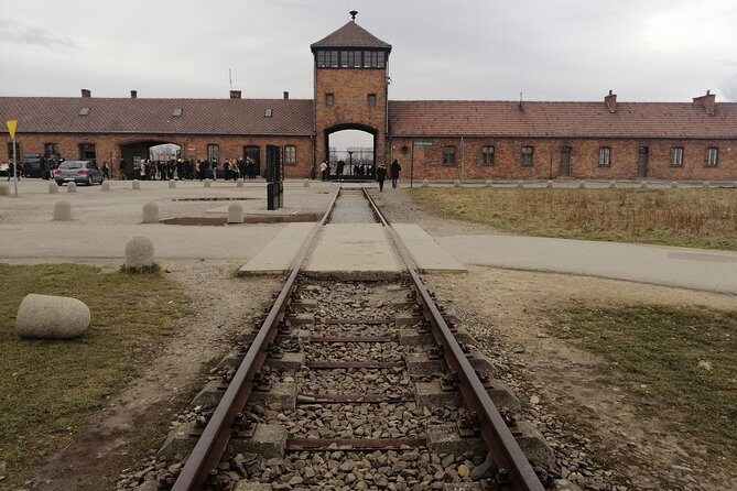 One Day Tour to Auschwitz-Birkenau from Warsaw by Car - An In-Depth Look at the Tour Experience