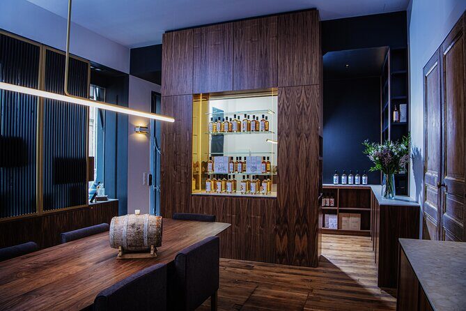 One hour of French Whisky and Food - Exploring the Details of the French Whisky and Food Tasting