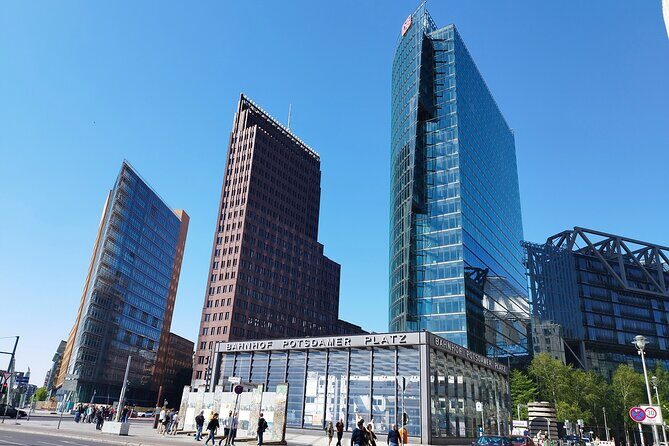 One Up to 3 Rickshaws(6 People)-Taylor Made Rickshaw Berlin Tour - Landmark Highlights and Their Significance