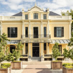 Oosterbeek: Airborne Museum Hartenstein Entry Ticket - Guides and Audio Guides