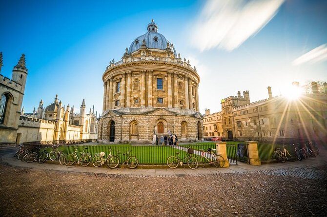 Oxford | Alumni-Led Walking Tour w/opt New College - The Guides: Knowledgeable and Personable