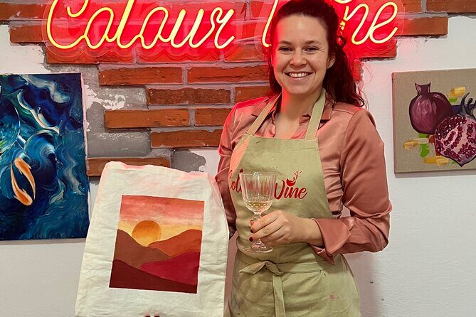 Painting on Tote Bags Workshop with Welcome Drink - The Value of the Experience