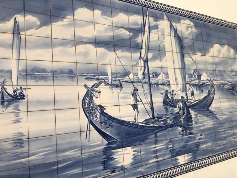 Panoramic Walk in Moliceiro 45 m + Walk in Aveiro 1 hour - Who Is This Tour Best For?